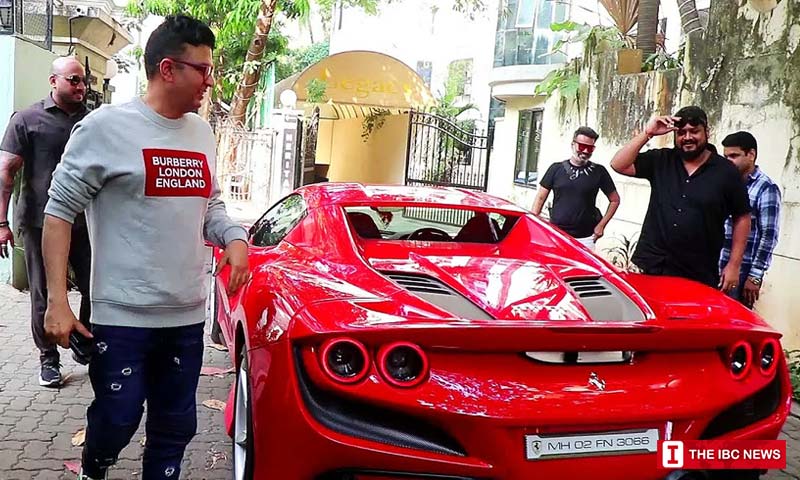 om raut Ferrari car gift